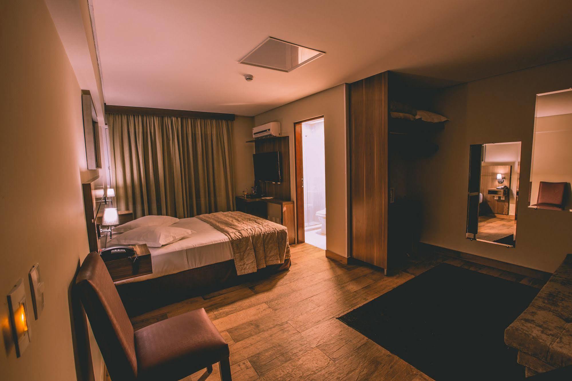 Padom Business Hotel Bragança Paulista Extérieur photo