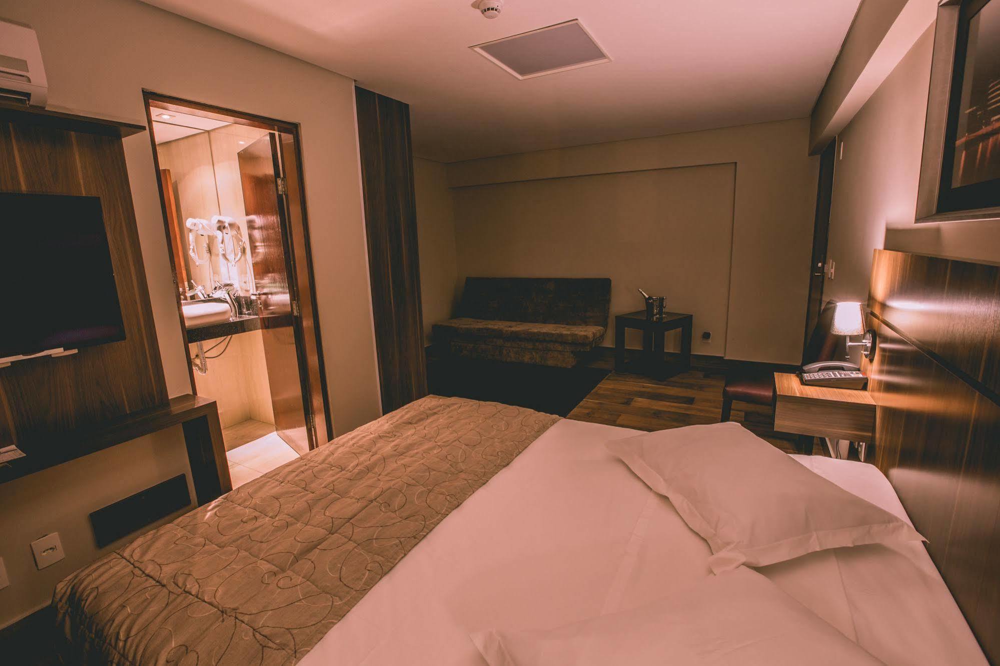 Padom Business Hotel Bragança Paulista Extérieur photo